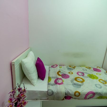 Nice Single Rooms For "Girls" Only In Dubai, Marina Exterior photo