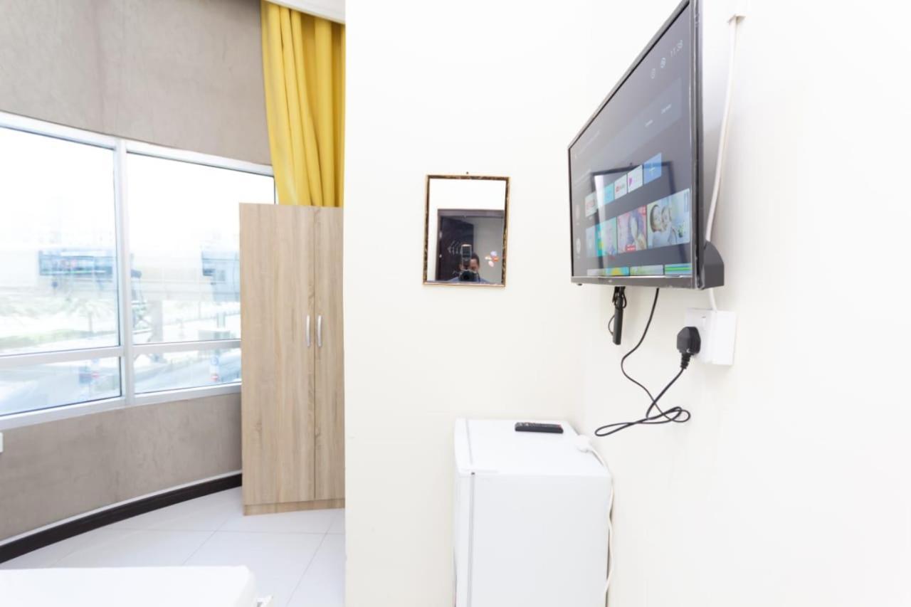 Nice Single Rooms For "Girls" Only In Dubai, Marina Exterior photo