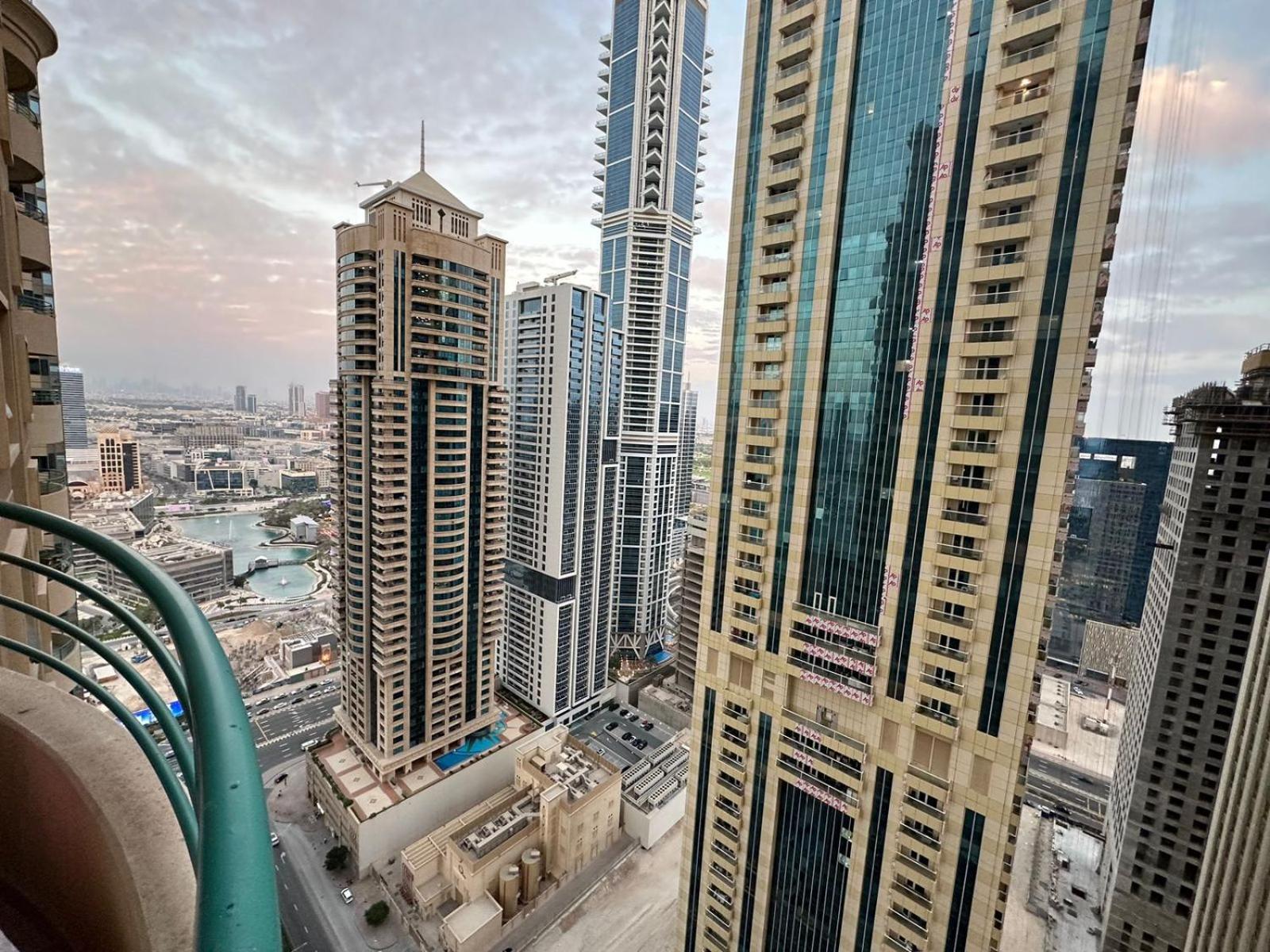 Nice Single Rooms For "Girls" Only In Dubai, Marina Exterior photo