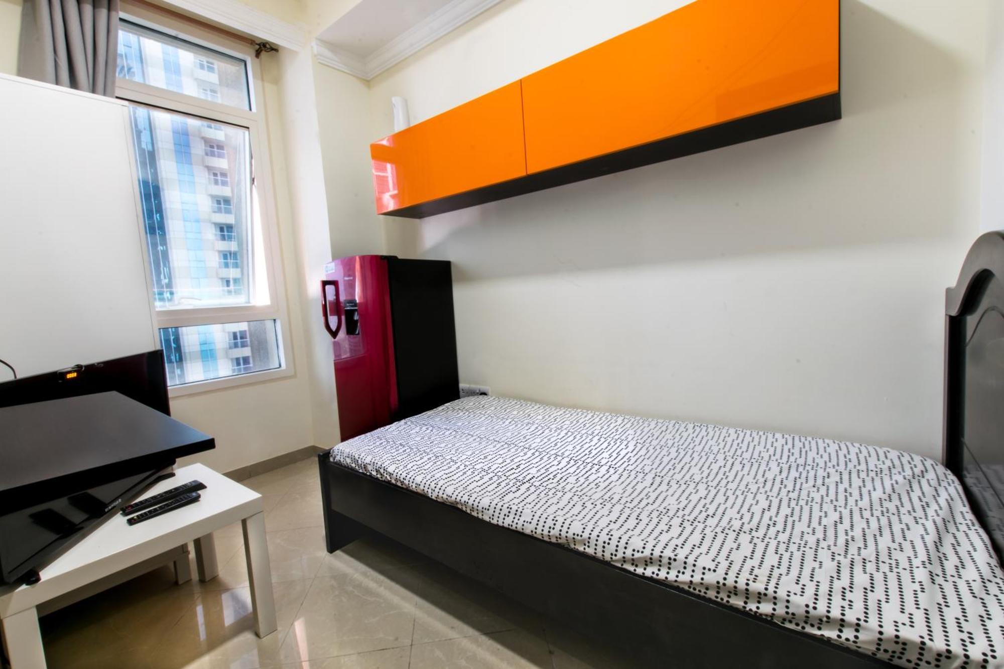 Nice Single Rooms For "Girls" Only In Dubai, Marina Exterior photo