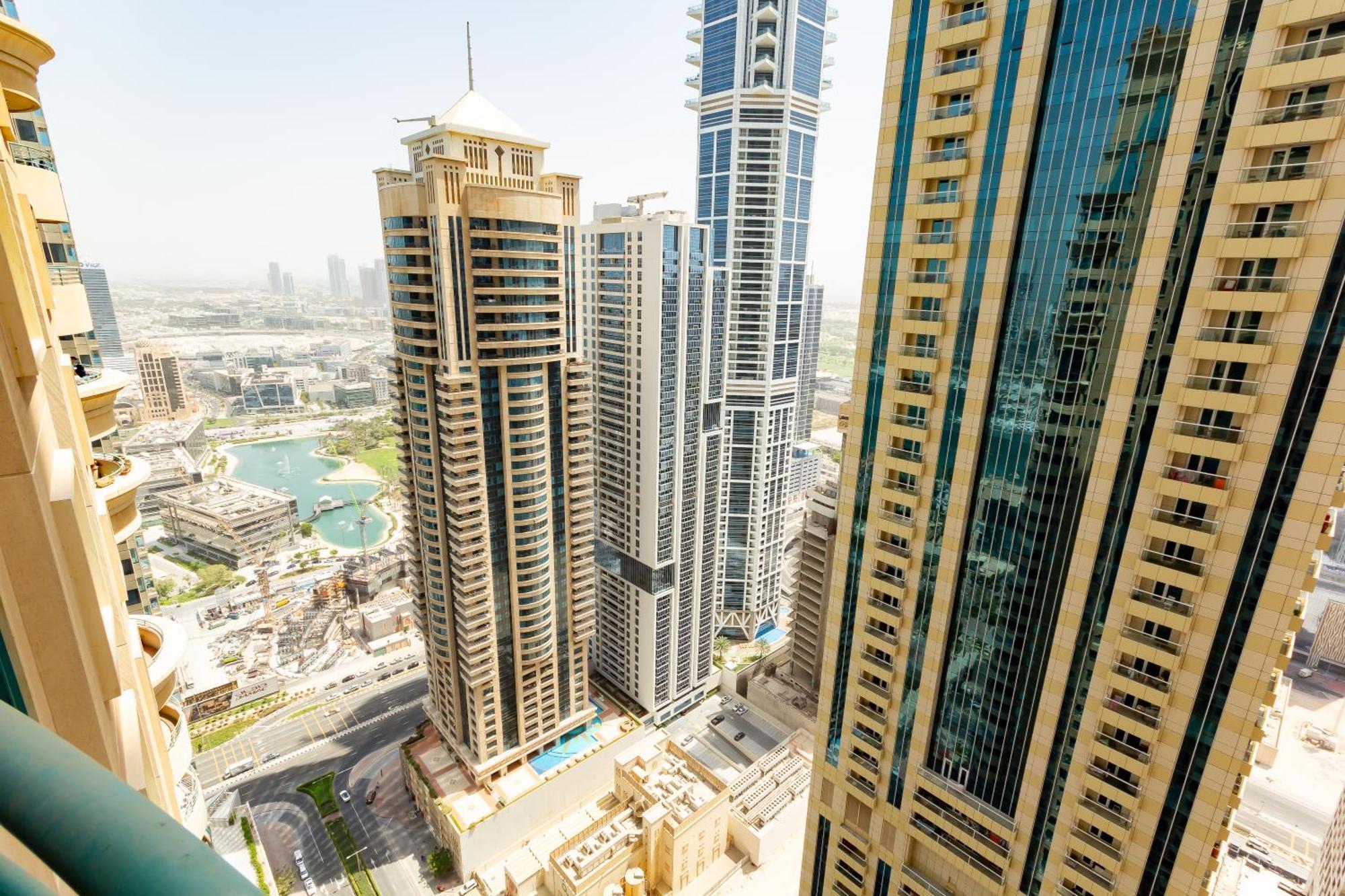 Nice Single Rooms For "Girls" Only In Dubai, Marina Exterior photo
