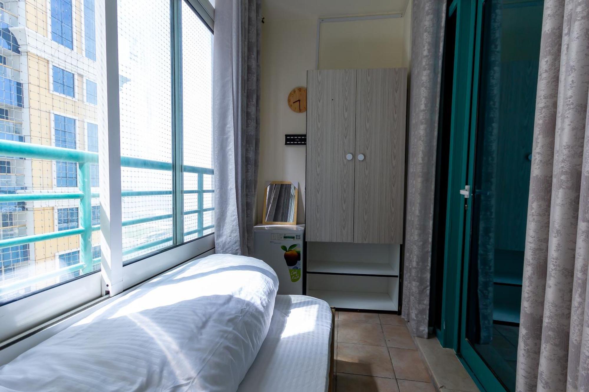 Nice Single Rooms For "Girls" Only In Dubai, Marina Exterior photo