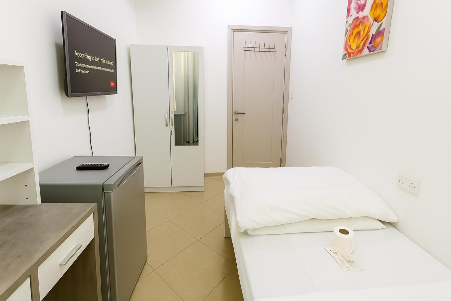 Nice Single Rooms For "Girls" Only In Dubai, Marina Exterior photo