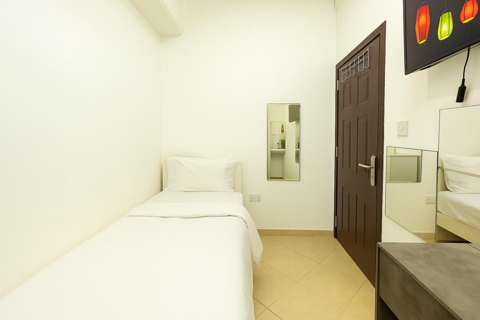 Nice Single Rooms For "Girls" Only In Dubai, Marina Exterior photo