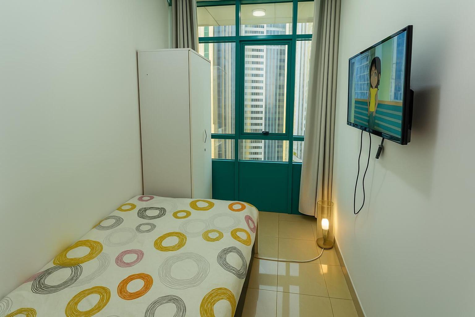 Nice Single Rooms For "Girls" Only In Dubai, Marina Exterior photo