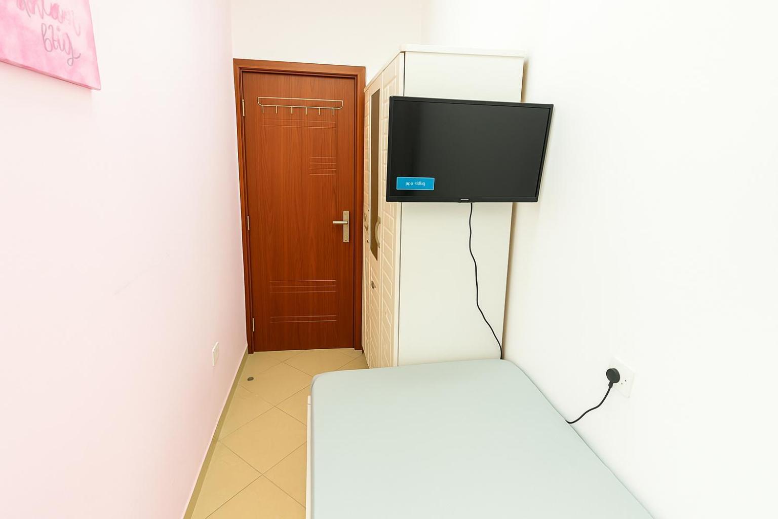 Nice Single Rooms For "Girls" Only In Dubai, Marina Exterior photo