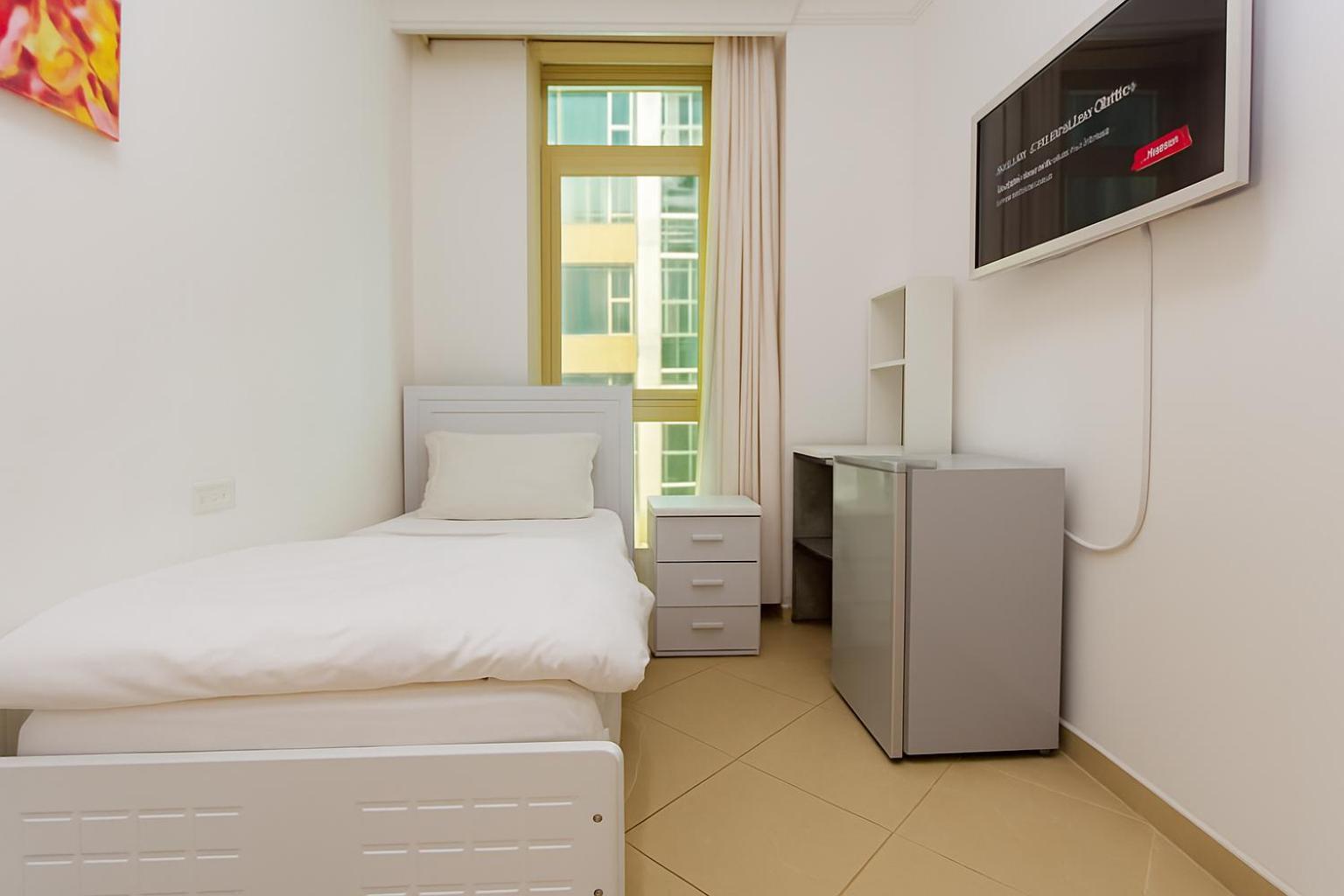 Nice Single Rooms For "Girls" Only In Dubai, Marina Exterior photo