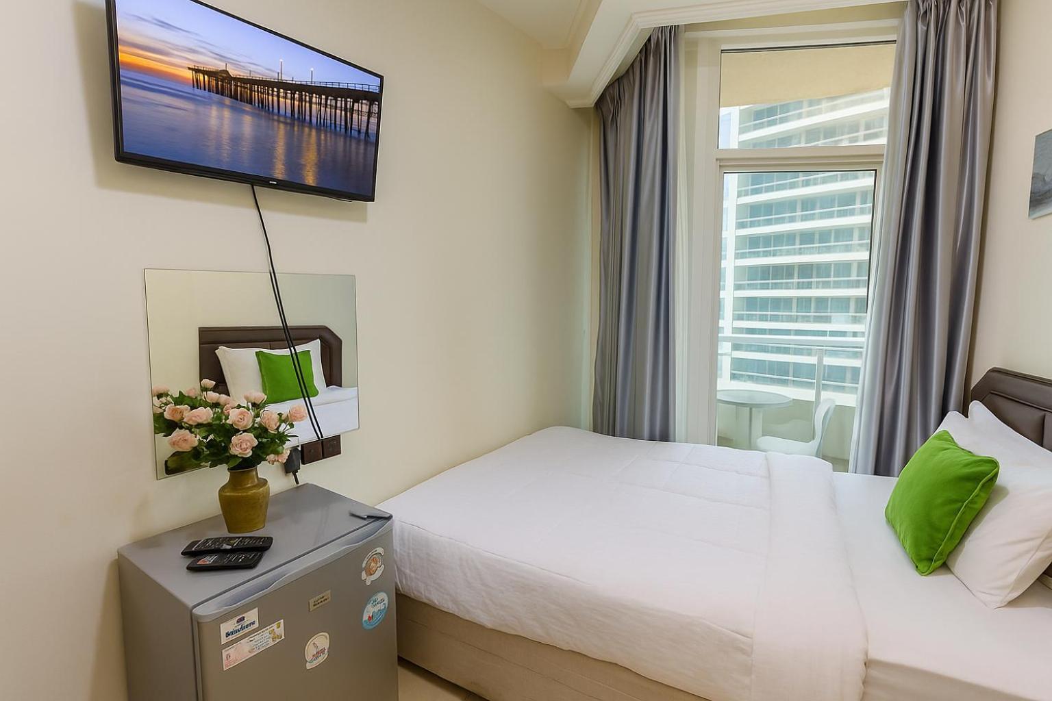 Nice Single Rooms For "Girls" Only In Dubai, Marina Exterior photo