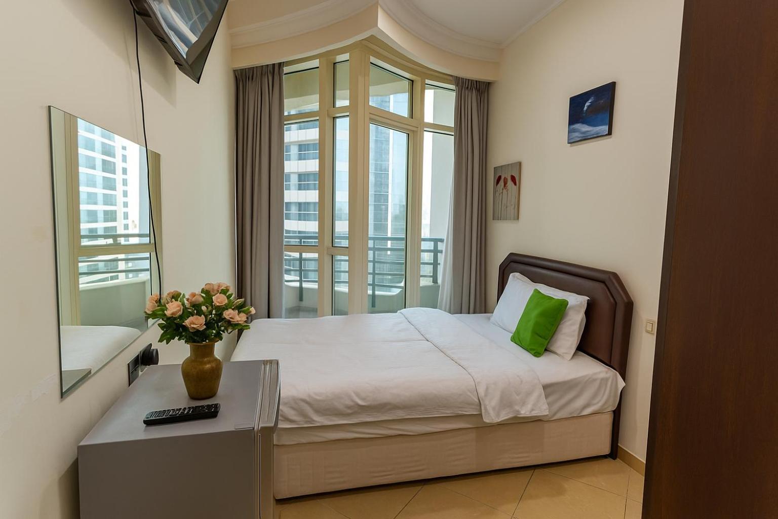Nice Single Rooms For "Girls" Only In Dubai, Marina Exterior photo