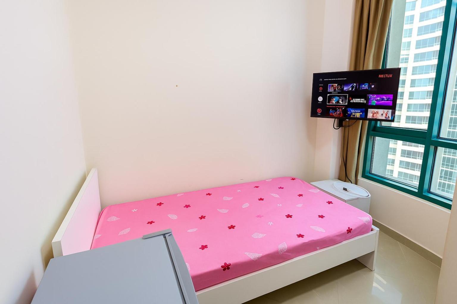 Nice Single Rooms For "Girls" Only In Dubai, Marina Exterior photo