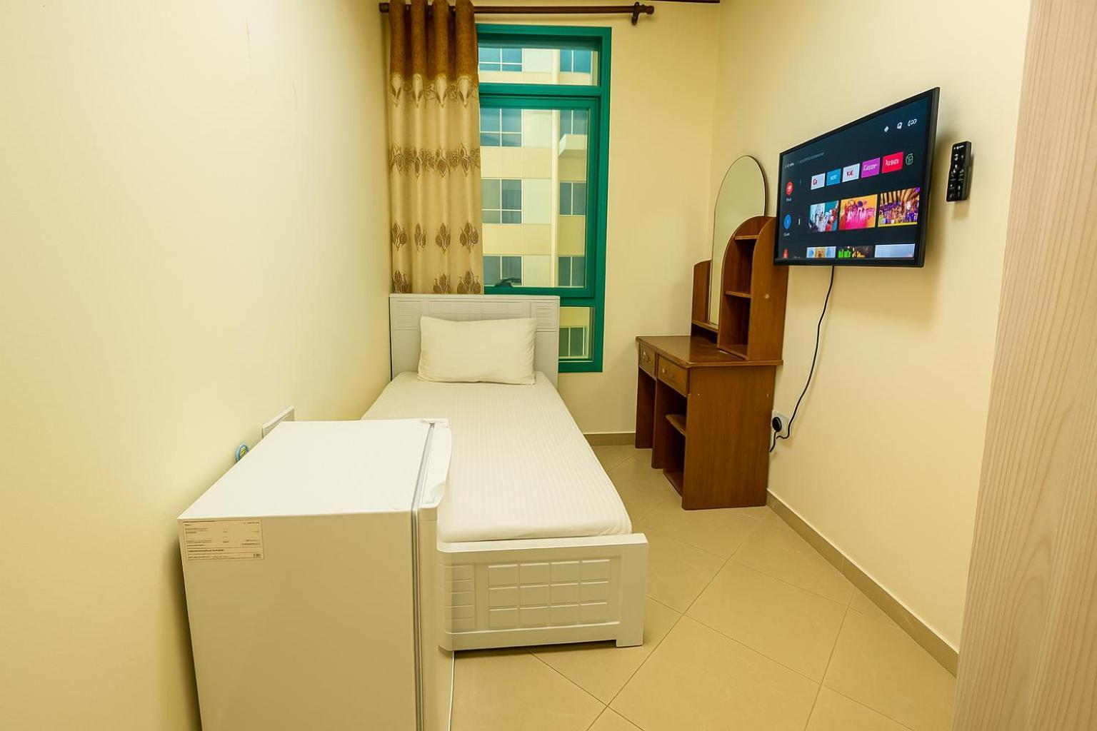 Nice Single Rooms For "Girls" Only In Dubai, Marina Exterior photo